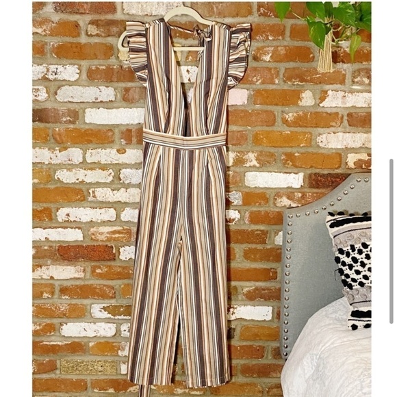 New Storia Multi Striped Crop Cut Out Back Ruffle Jumpsuit Size Small New - Picture 4 of 10